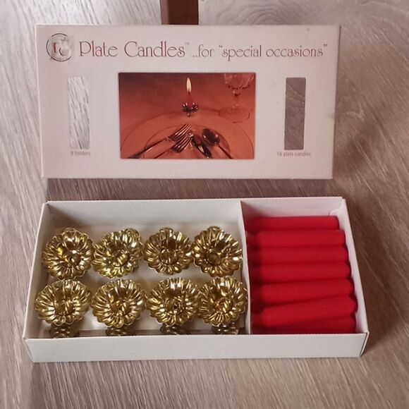 Vintage Set of 8 Plate Candle Holders 9 Red Candles Gold Metal Brass Cl… - Picture 1 of 13